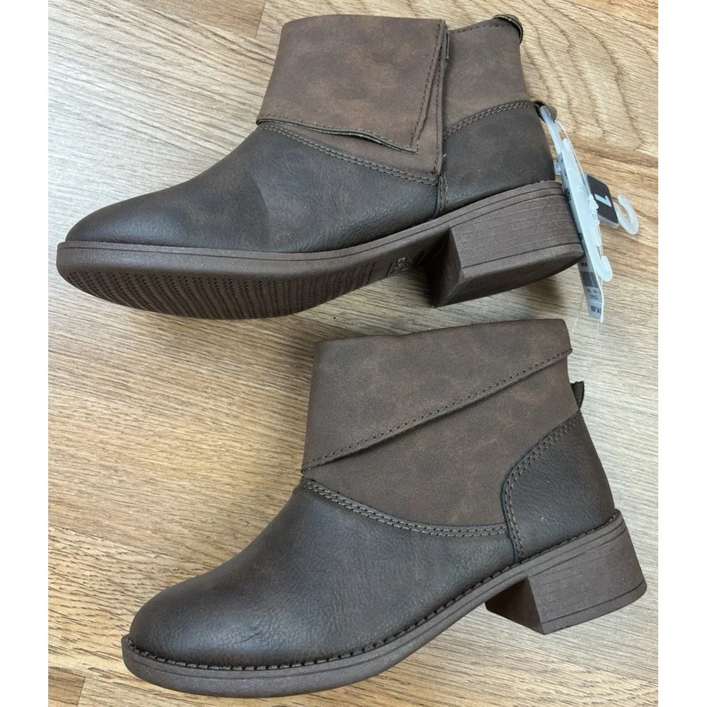 OshKosh B'gosh Youth Girls Size 1 Flip Ankle Boots in Chocolate NEW